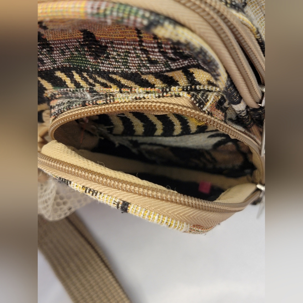 Karriage-Mate Wildlife/Safari Patterned Crossbody Bag - Picture 6 of 12
